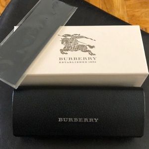 Burberry lens case